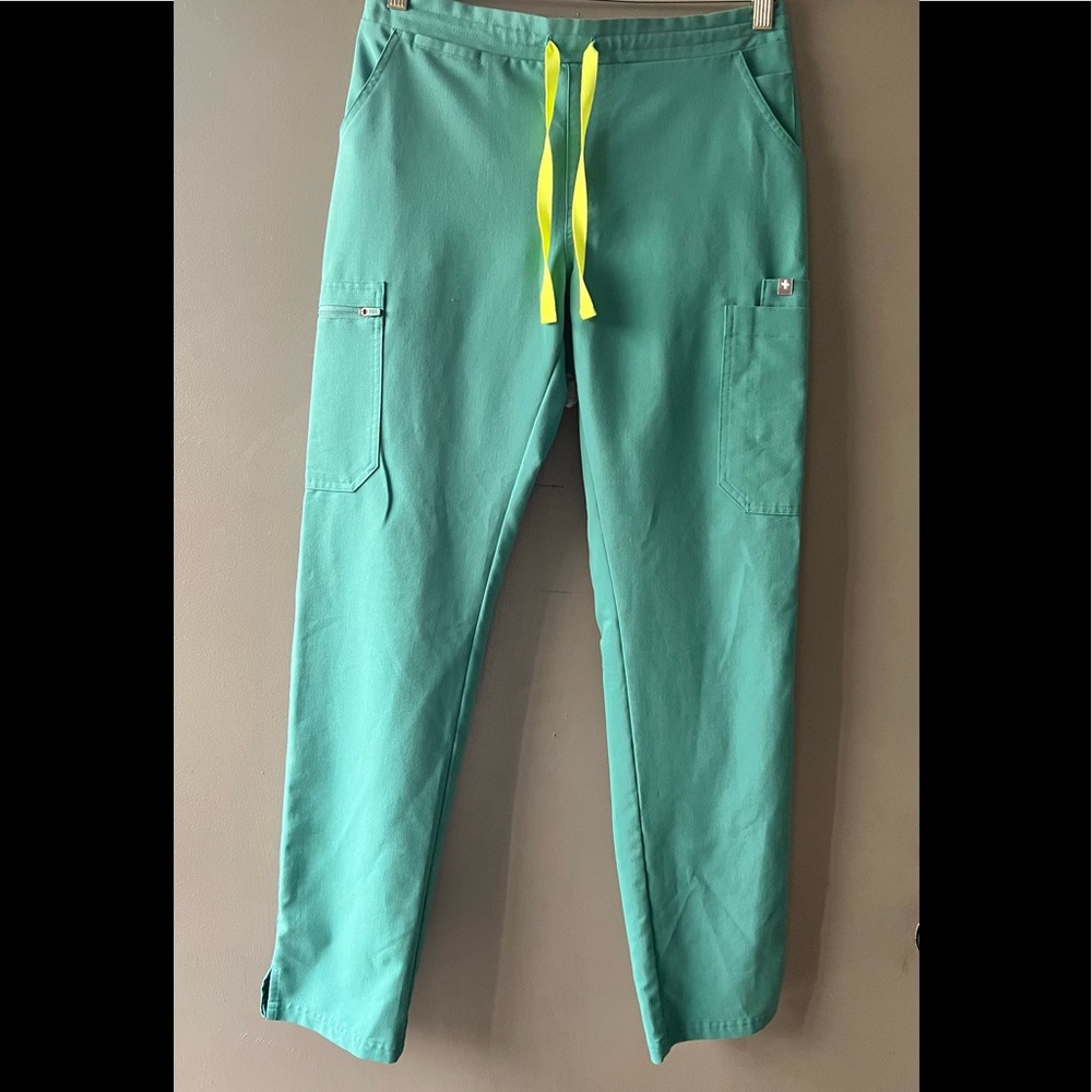 Figs womens S Yolo skinny scrub pants